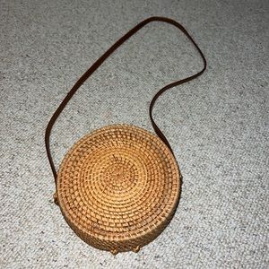 Woven circle purse